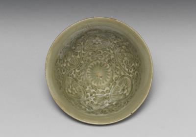 图片[2]-Tea bowl in olive green glaze with impressed chrysanthemum decor, Yaozhou ware, Song dynasty (960-1279)-China Archive